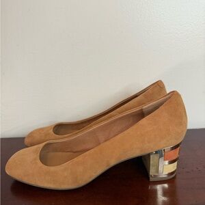 Nina Originals Elegant Tan faux Suede Block Heel Pumps in size 8.5